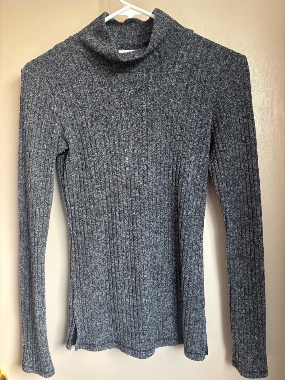 Aritzia Wilfred free - Ribbed Gray Turtleneck Sweater